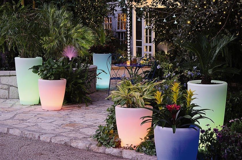 led plant pots (2)