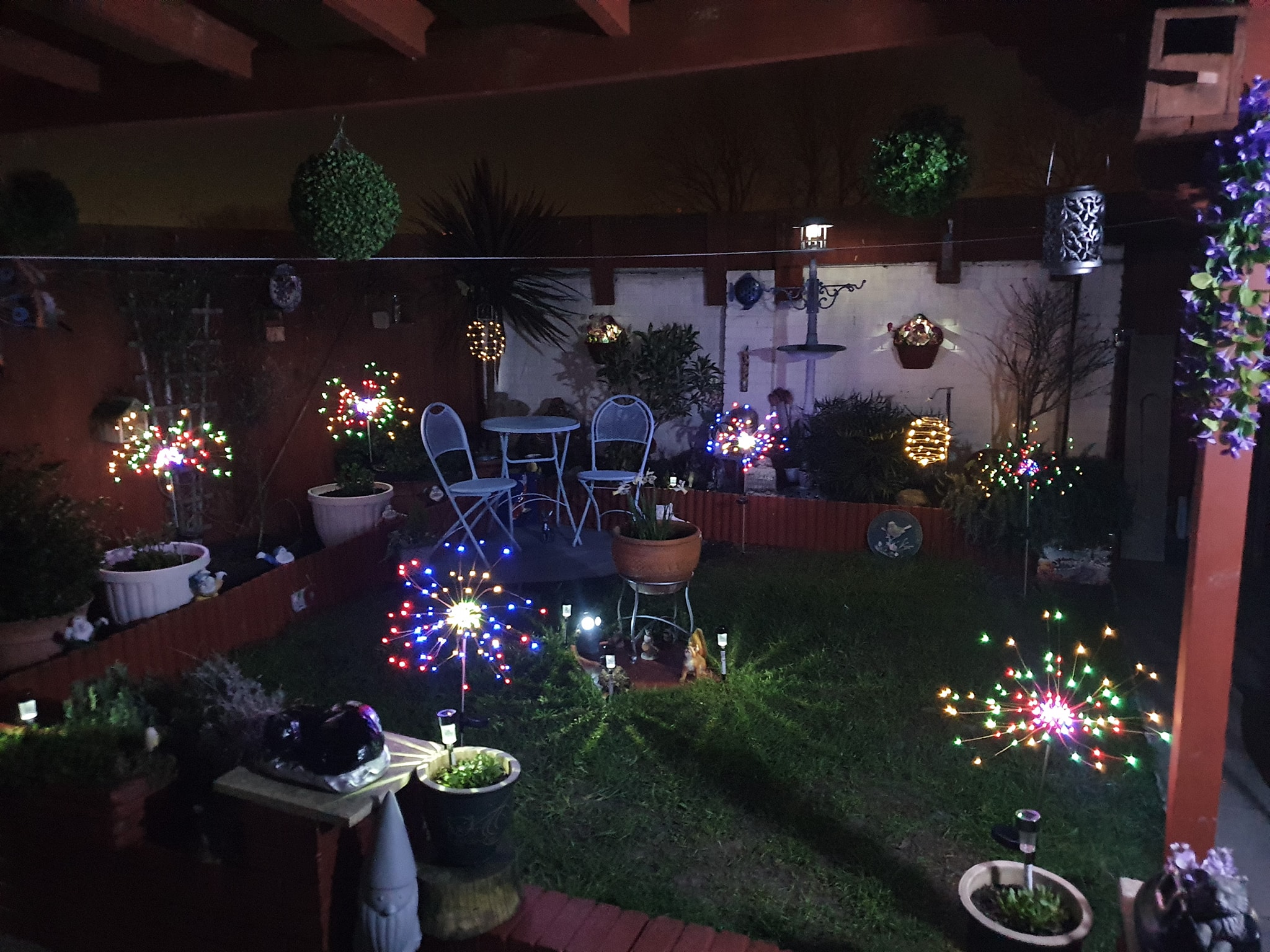 Light Up Garden Ideas (1)