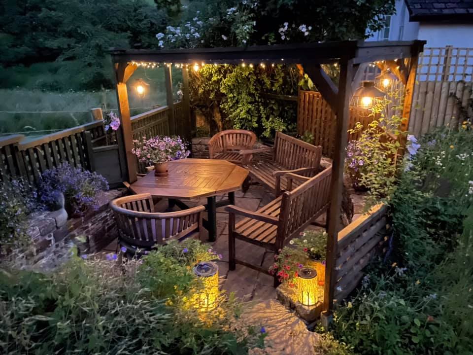 Hexagonal Garden Pergola (3)