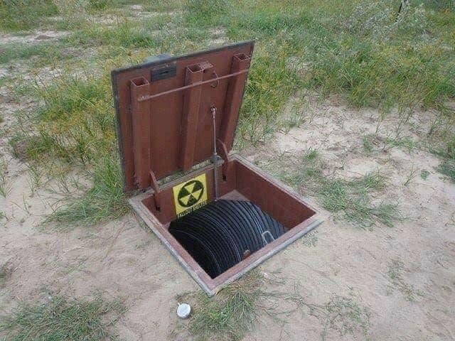 Underground Cylinder Bunker Build (1)