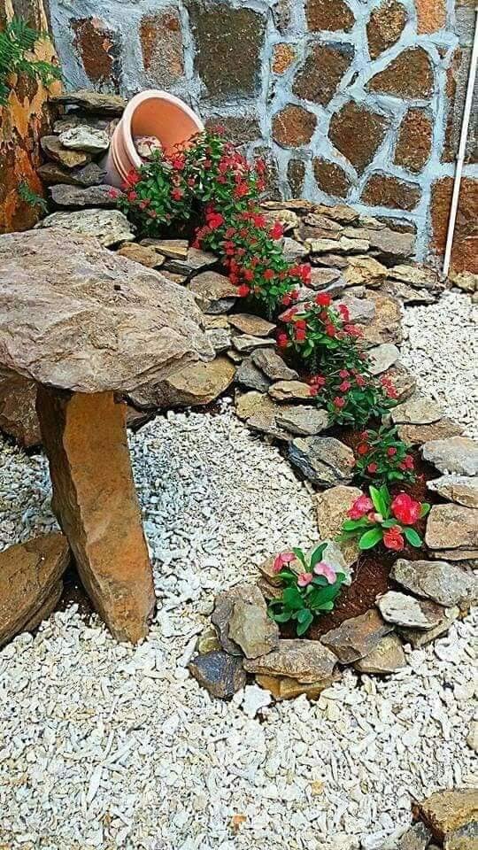 garden with stones and plants (9)