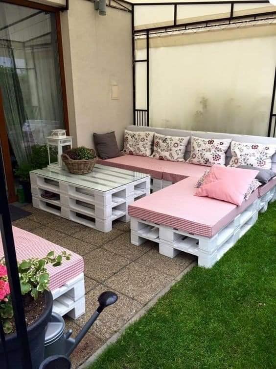 Pallet Seating & Wooden Pallet Garden Sofa Ideas