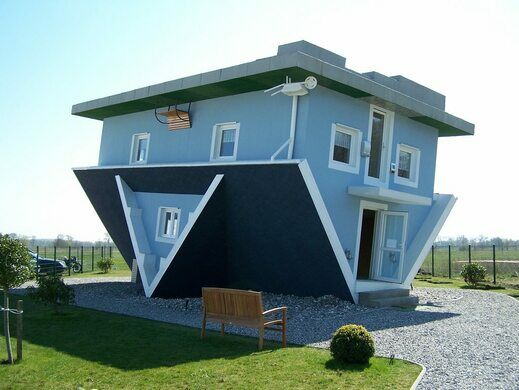 upside down house germany (1)